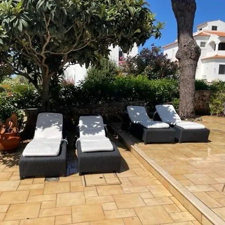 Villa 4 Bedroom Detached Private With Swimming Pool And Mature Garden Vilamoura