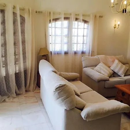 Villa 4 Bedroom Detached Private With Swimming Pool And Mature Garden Vilamoura