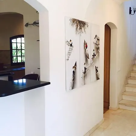 Villa 4 Bedroom Detached Private With Swimming Pool And Mature Garden