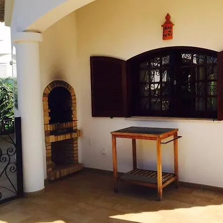 4 Bedroom Detached Private With Swimming Pool And Mature Garden * Vilamoura