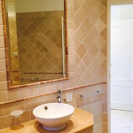 Villa 4 Bedroom Detached Private With Swimming Pool And Mature Garden